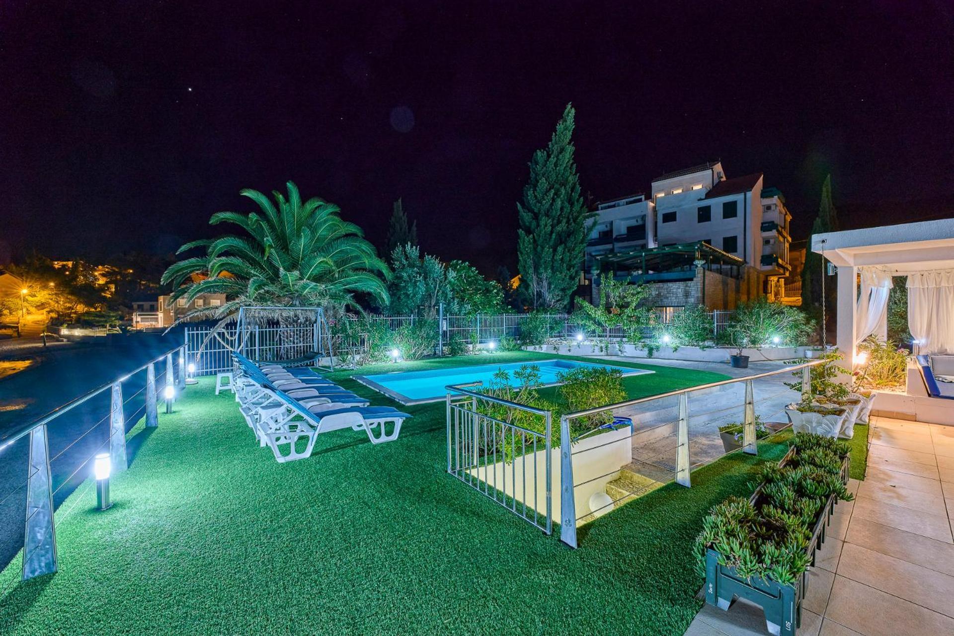 Villa Unique Sur La Plage Pour Des Vacances Inoubliables En Famille Ou Entre Amis Pour 10 Personnes Slatine Exterior photo