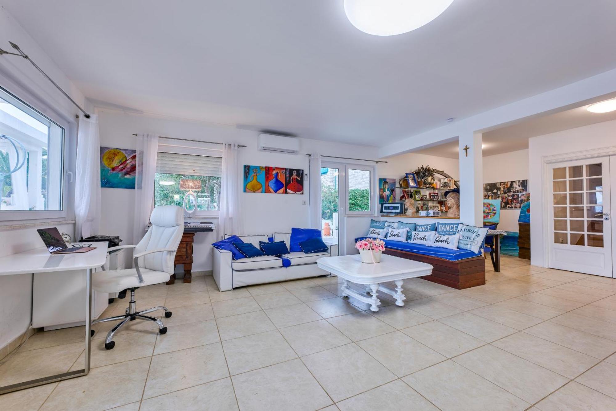 Villa Unique Sur La Plage Pour Des Vacances Inoubliables En Famille Ou Entre Amis Pour 10 Personnes Slatine Exterior photo