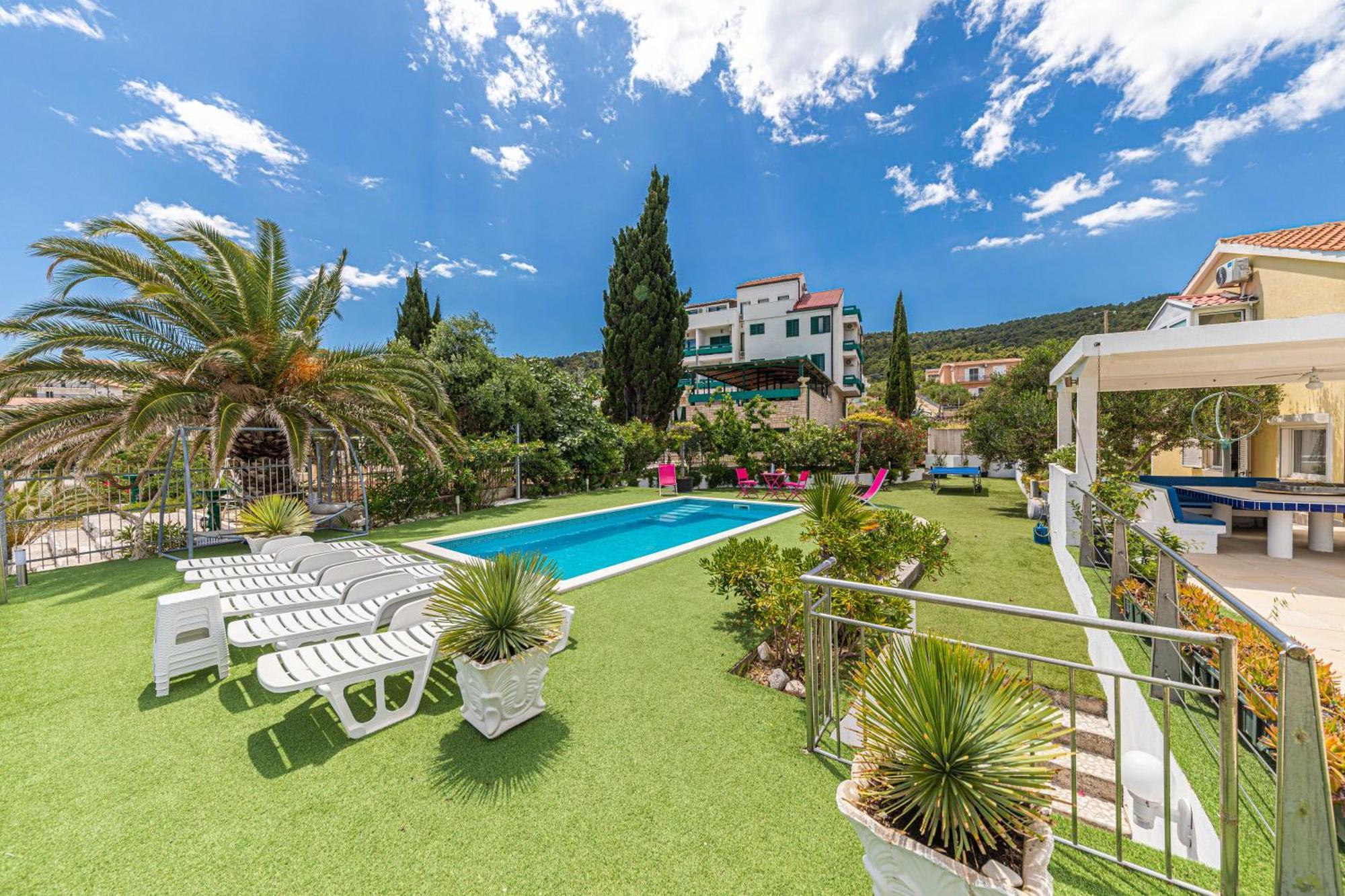 Villa Unique Sur La Plage Pour Des Vacances Inoubliables En Famille Ou Entre Amis Pour 10 Personnes Slatine Exterior photo