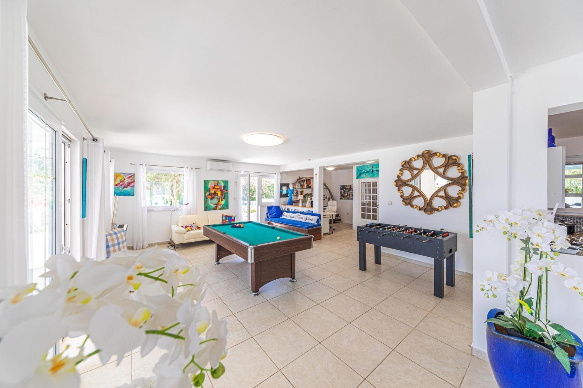Villa Unique Sur La Plage Pour Des Vacances Inoubliables En Famille Ou Entre Amis Pour 10 Personnes Slatine Exterior photo