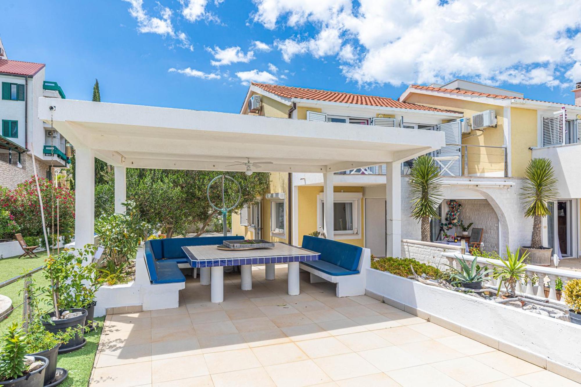 Villa Unique Sur La Plage Pour Des Vacances Inoubliables En Famille Ou Entre Amis Pour 10 Personnes Slatine Exterior photo